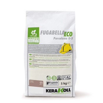 Tasche mit der Aufschrift „Fugabella ECO Porcelana 0-5“ von Kerakoll, mit grünem und grauem Text, gelbem Schutzhelm-Symbol, wieg