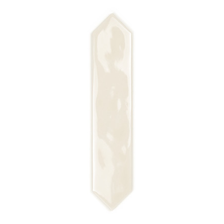 O ladrilho é de formato hexagonal alongado e brilhante com pontas pontiagudas, de cor creme claro, exibido sobre um fundo branco