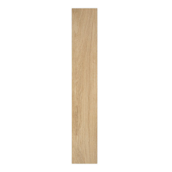Un carreau de bois rectangulaire présente un motif de grain de chêne clair, ressemblant au bois naturel. Sur un fond blanc uni.