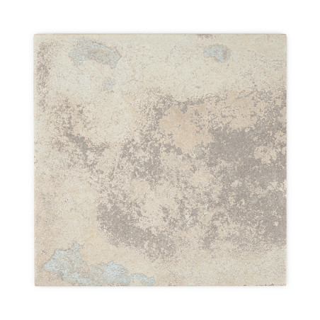 O azulejo apresenta um padrão texturizado com áreas de bege e cinza, evocando uma aparência de pedra natural envelhecida em um a