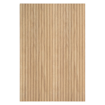 Los azulejos rectangulares presentan franjas verticales paralelas de vetas de madera clara y oscura. Parece plano y liso, adecua