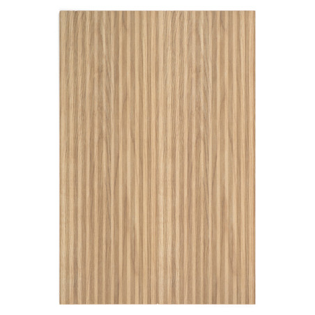 Eine rechteckige Fliese zeigt vertikale, abwechselnd helle und dunkle Holzmaserungsmuster, die eine natürliche Textur vor einem 