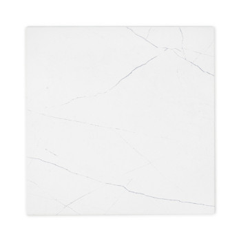 Un azulejo de cerámica blanco cuadrado presenta vetas sutiles de color gris oscuro, que se asemejan al mármol. Se encuentra plan