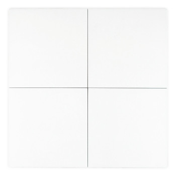 Eine schlichte, weiße Keramikfliese ruht stationär in einer minimalistischen Umgebung und unterstreicht ihre glatte, makellose O