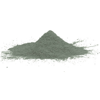 Zwarte verzegelde zak met het opschrift `keramische verbinding` met daarin 4 kg groengekleurd cement, met gedetailleerde mengins