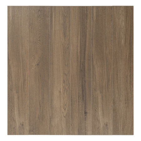 Paneles de azulejos con apariencia de madera colocados verticalmente, con una textura de roble natural y diferentes tonos de mar