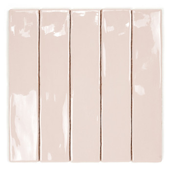 Un carreau de céramique rectangulaire et brillant, de forme étroite et allongée, apparaît dans une couleur beige clair sur un fo