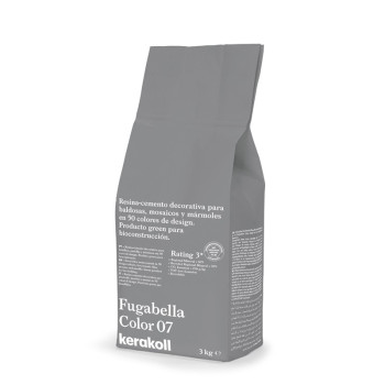 Saco cinza com etiqueta `Fugabella Color 07` contém cimento resinoso decorativo para ladrilhos, com detalhes do produto impresso