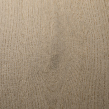 Carreau de céramique marron clair imitant le grain du bois naturel, affichant des motifs subtils et linéaires, créant une atmosp