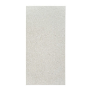 Los azulejos rectangulares muestran una superficie lisa de color gris claro con sutiles moteados, sobre un fondo blanco.