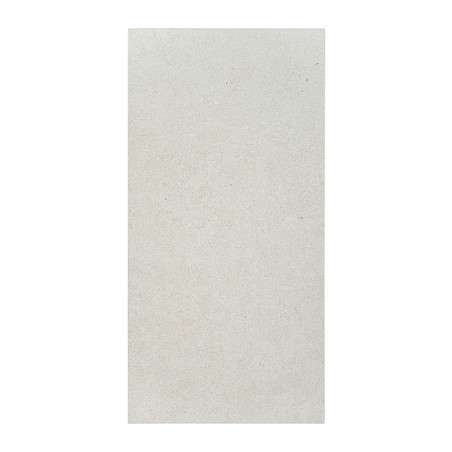 Los azulejos rectangulares muestran una superficie lisa de color gris claro con sutiles moteados, sobre un fondo blanco.